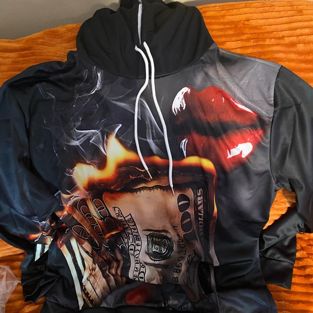 Graphic Hoodie with Money and Lips Design